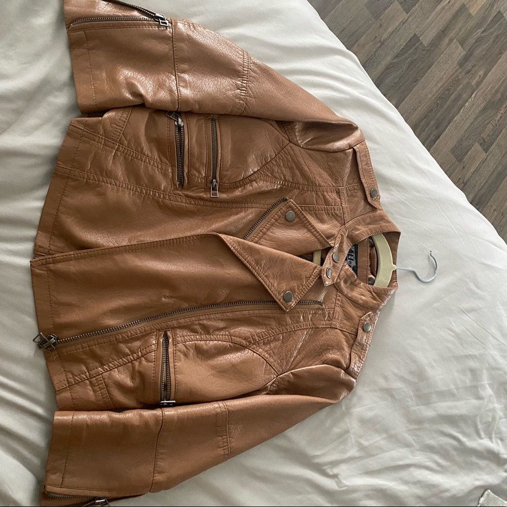 Leather Jacket! - Picture 2 of 4